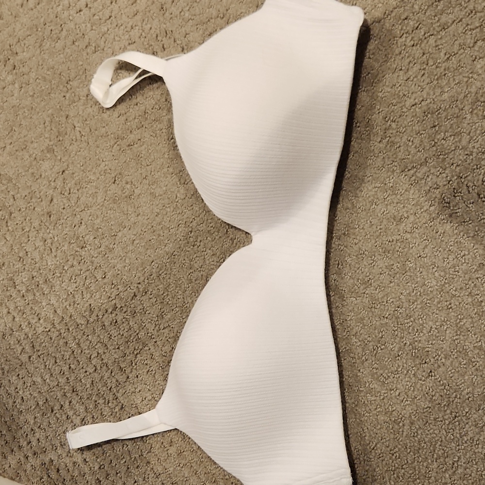 Victorias Secret Tshirt Wireless White Ribbed Bra 40DD